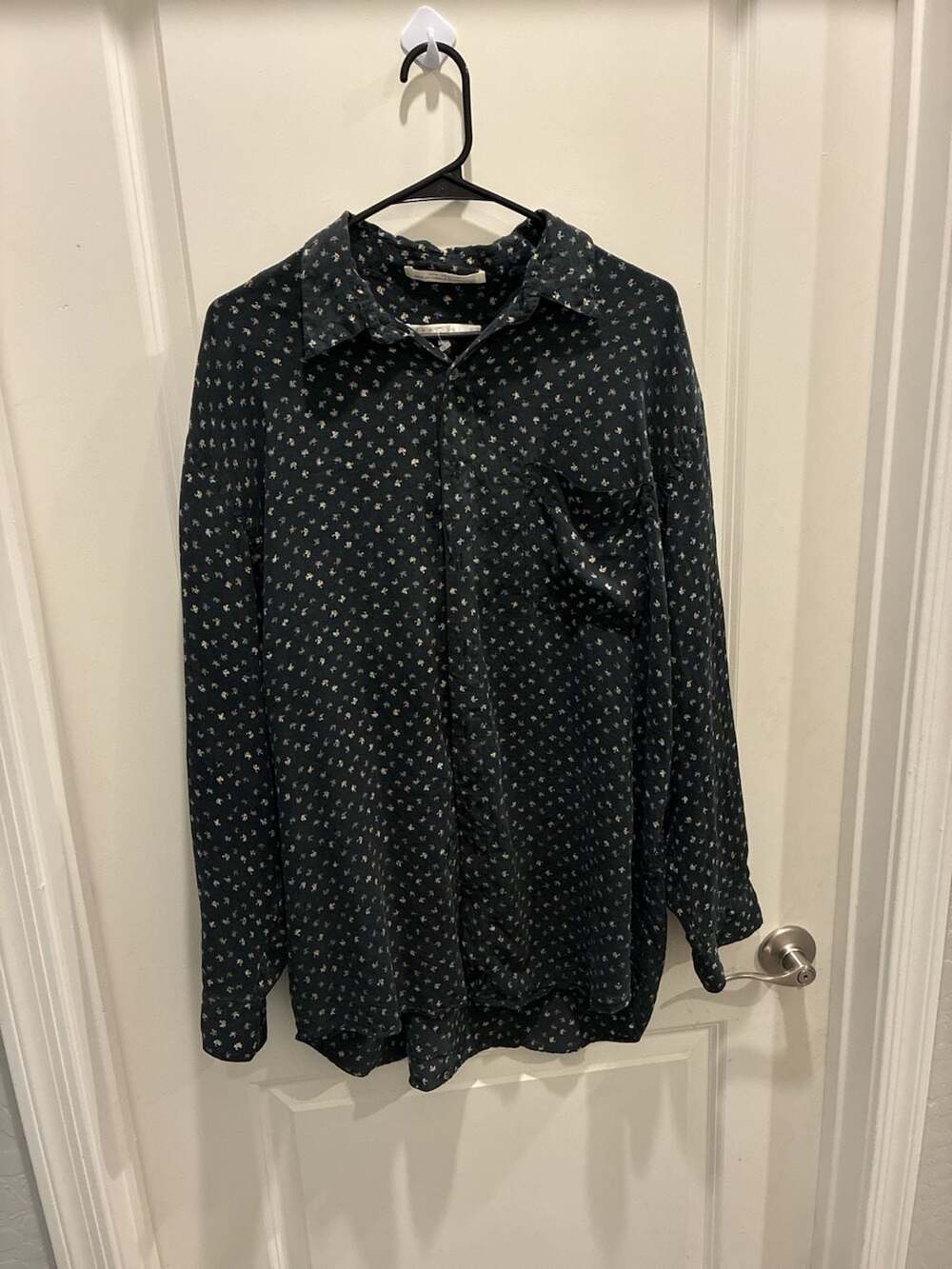 Perry Ellis Men's Long Sleeve Button-Down Shirt in 100% Silk with Floral Print